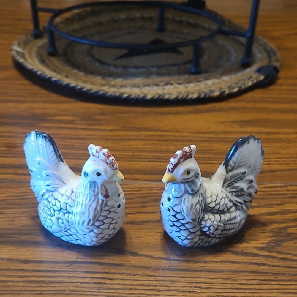 Vintage- Hand Painted Ceramic Chicken Salt and Pepper Shakers